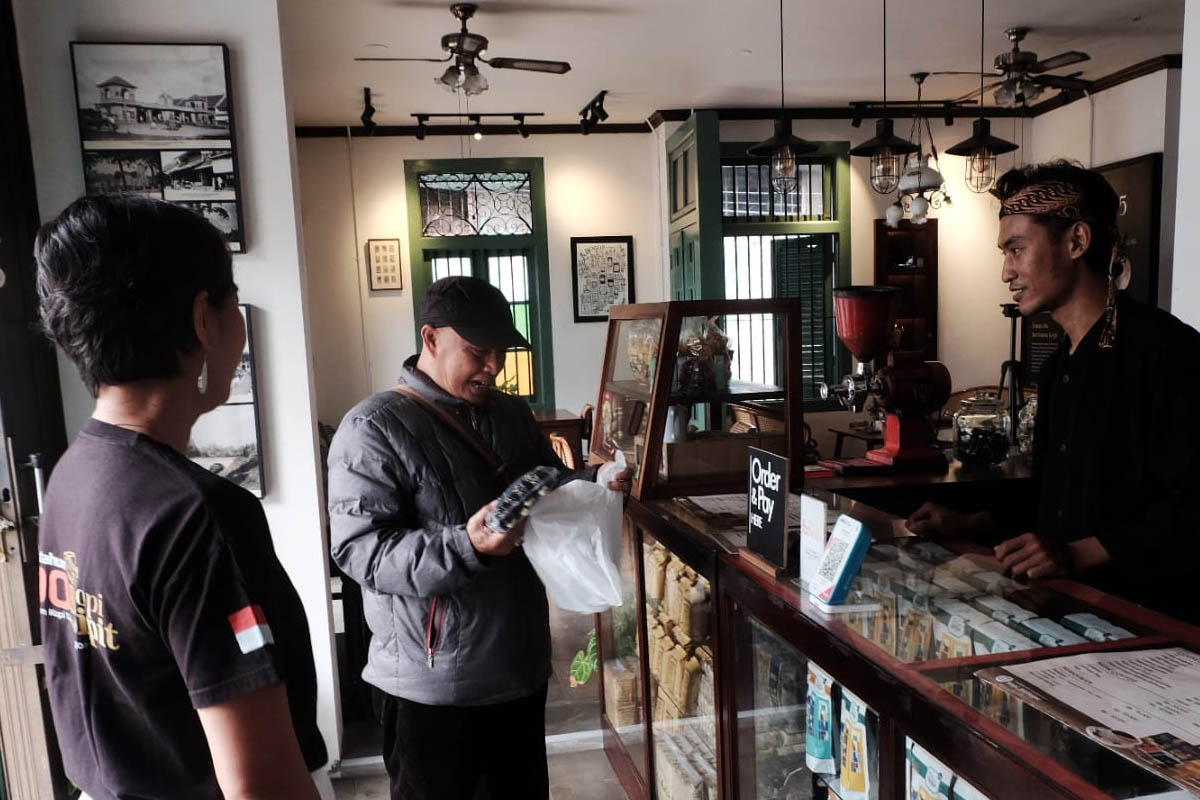 nunasa jadul kuat memenuhi ruangan