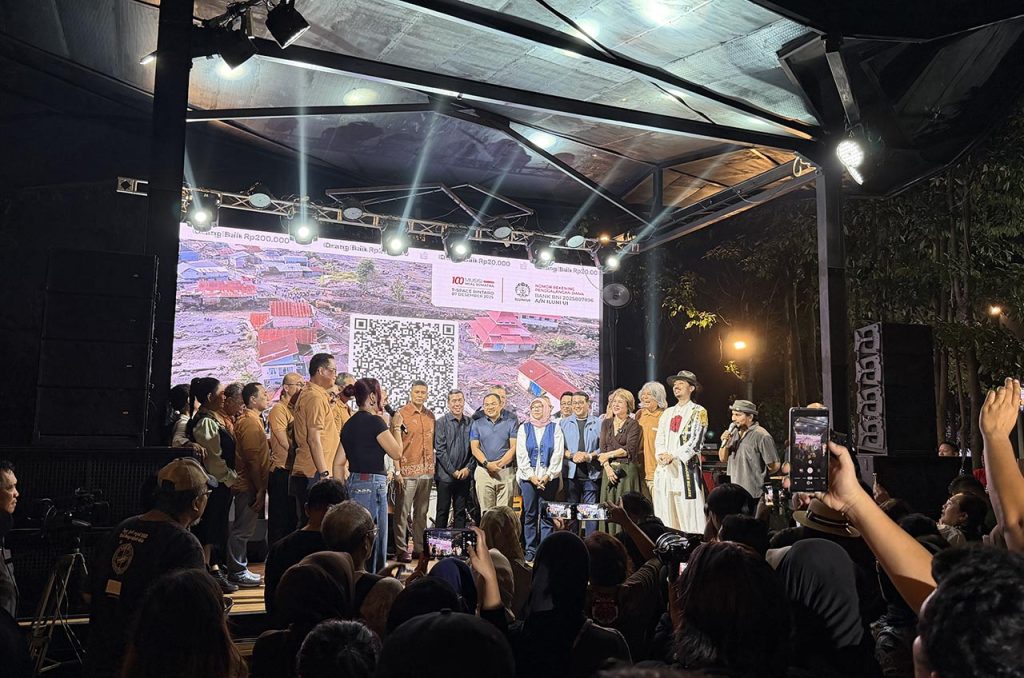 konser 100 Musisi Heal Sumatera