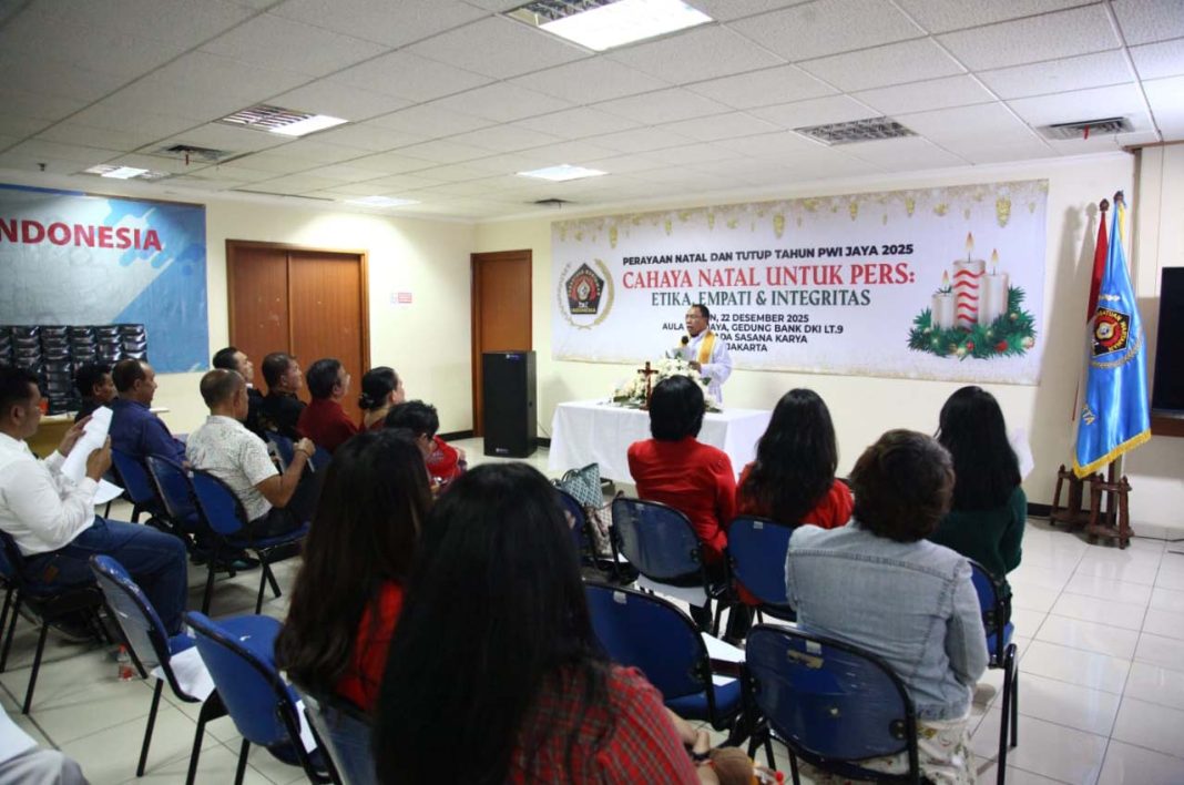 cahaya natal untuk pers