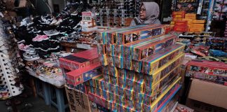 penurunan omzet penjualan kembang api 03