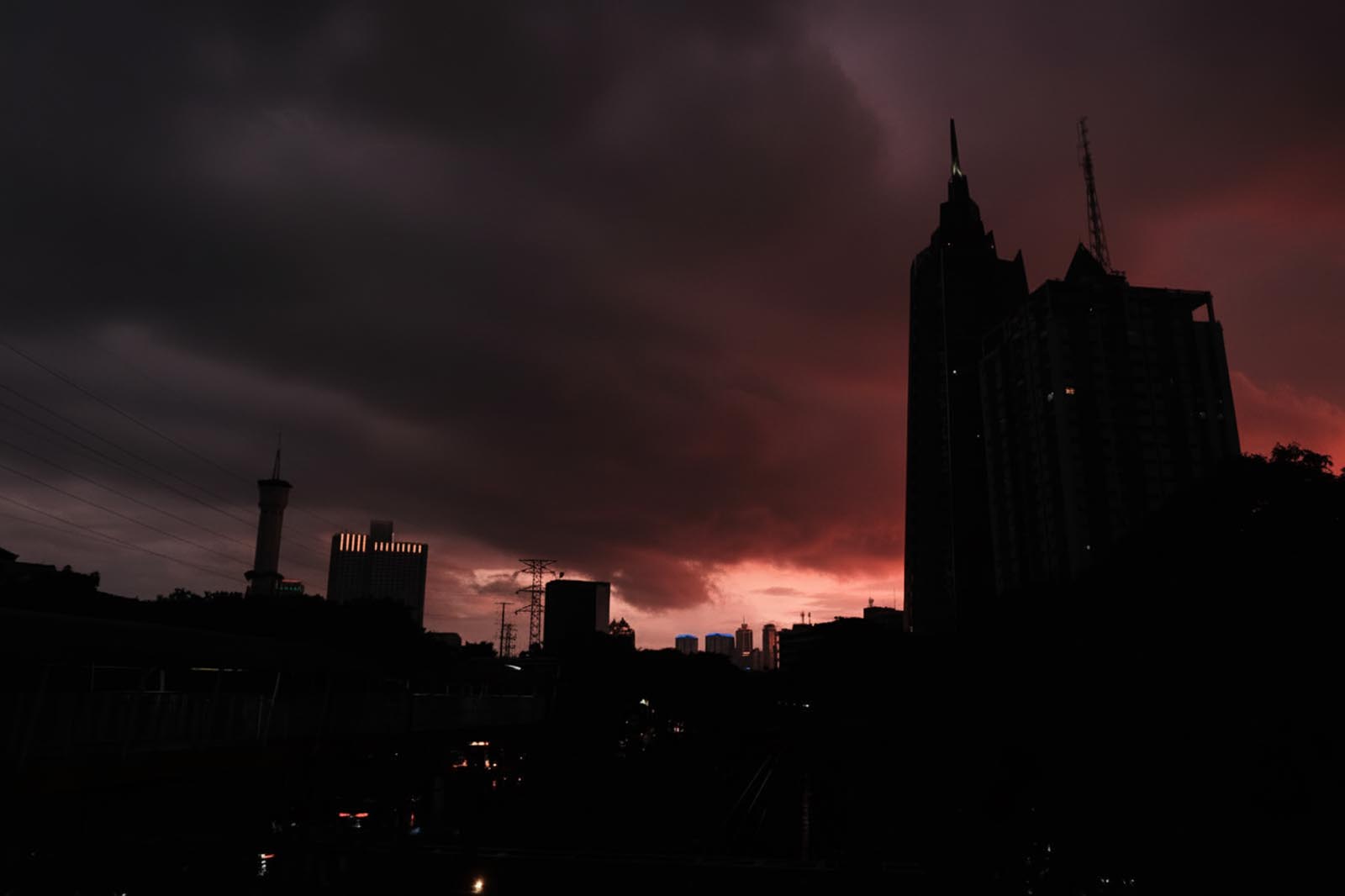 waspada potensi hujan lebat di akhir tahun