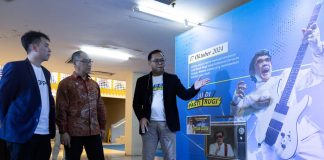 Keterangan foto: (Ki-Ka) Head of GoPay Wallet, Kelvin Timotius (kiri) bersama, Alexander Sabar, Dirjen Pengawasan Ruang Digital Kemkomdigi (tengah), dan Irwan Ari Wibowo, Senior Brand Manager GoPay (kanan) dalam laporan perjalanan lintas nusantara lewat program Judi Pasti Rugi.