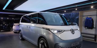 id. buzz bozz white signature edition dengan candy white monosilver sebagai warna utama