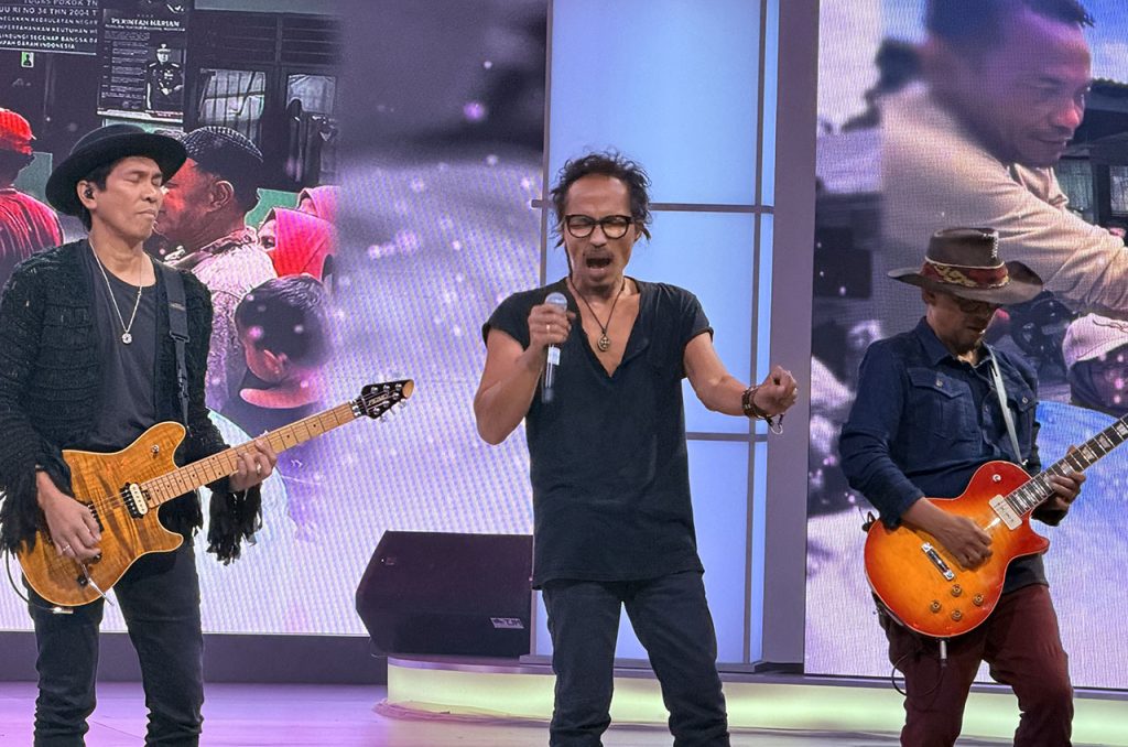 konser amal gitaris untuk negeri 02