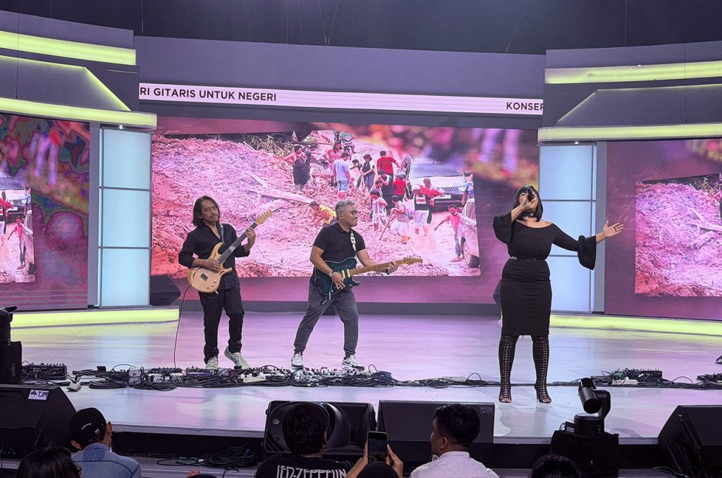 konser amal gitaris untuk negeri 03