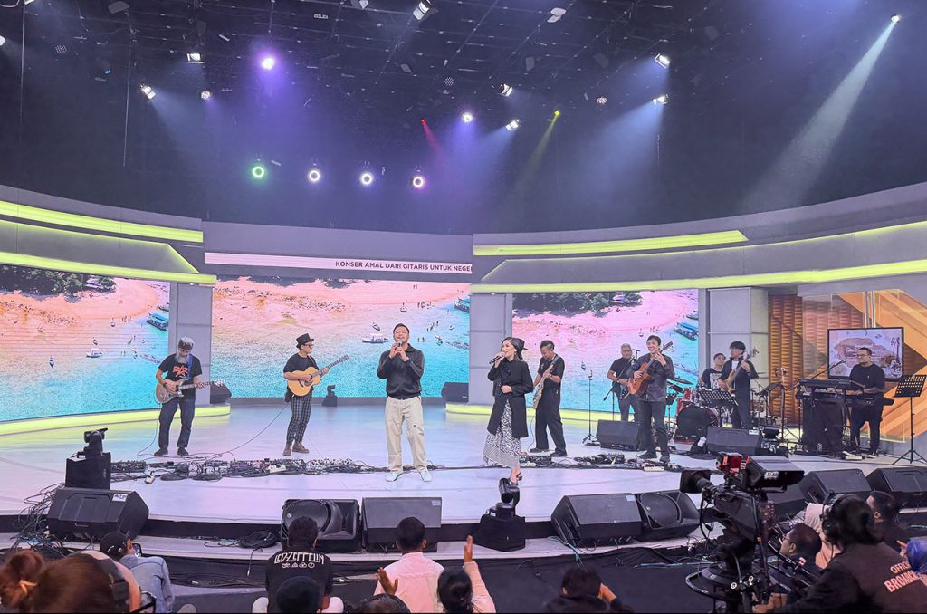konser amal gitaris untuk negeri 04