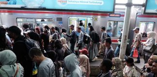 stasiun bogor dipadati ribuan penumpang wisatawan keluarga 01