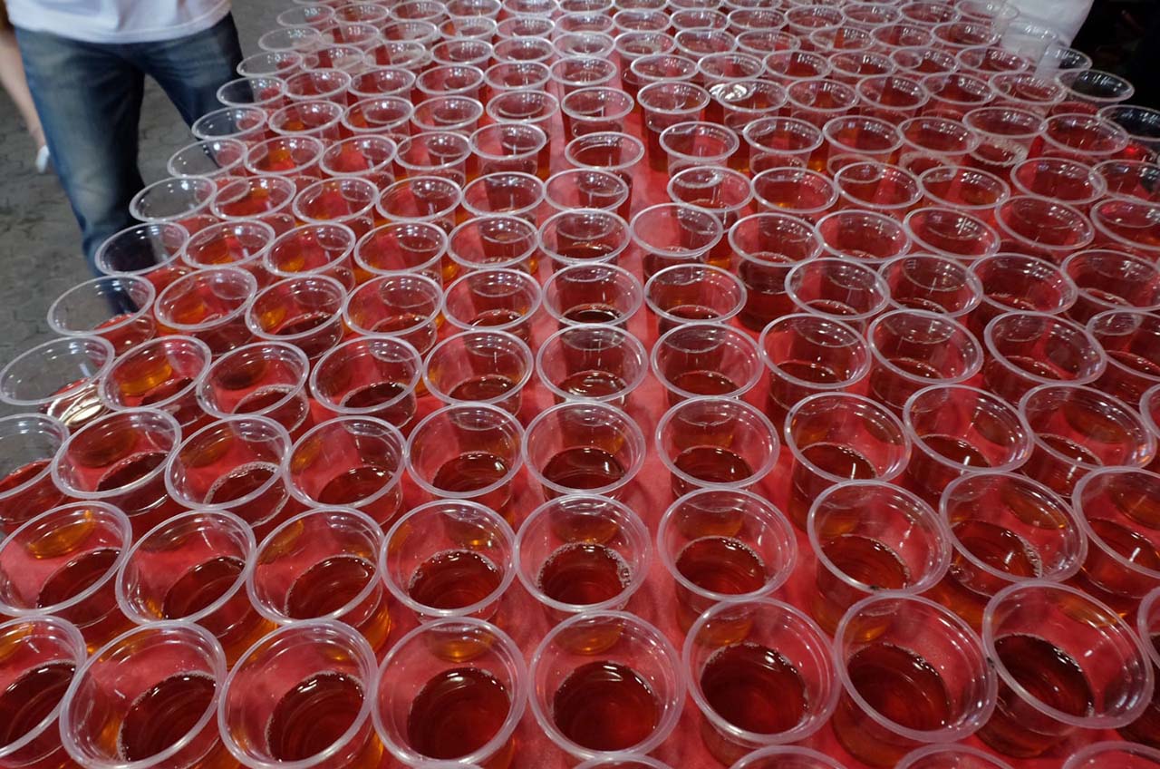 Vihara Dharma Bakti Petak Sembilan Bagikan Menu Buka Puasa