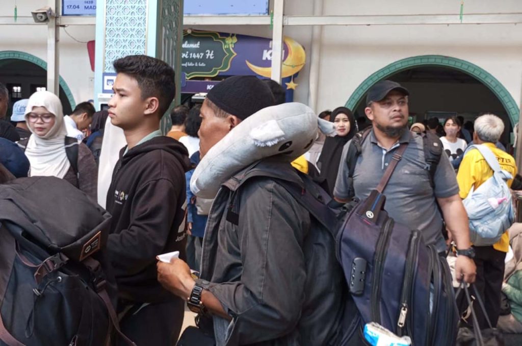 Arus Mudik di Pasar Senen Meningkat