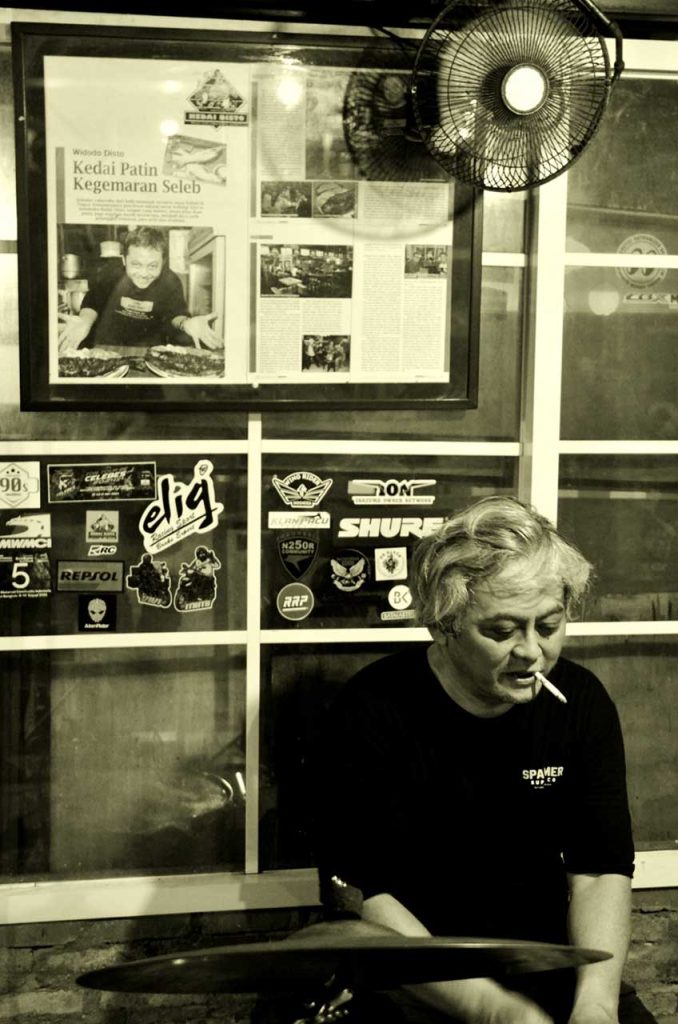 owner dan motor sudut ruang jazz, disto (percussionist)