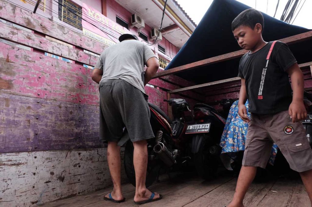 perantau klaten pulang kampung naik truk dari jakarta 01