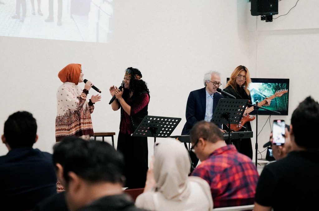 Sinyalturahmi, Kolaborasi Religi Candil dan Bubi Sutomo