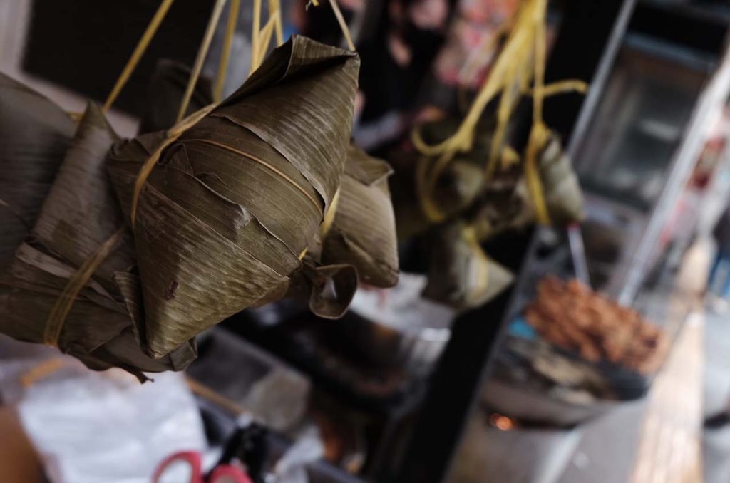 wisata kuliner jalan suryakencana diserbu wisatawan 06