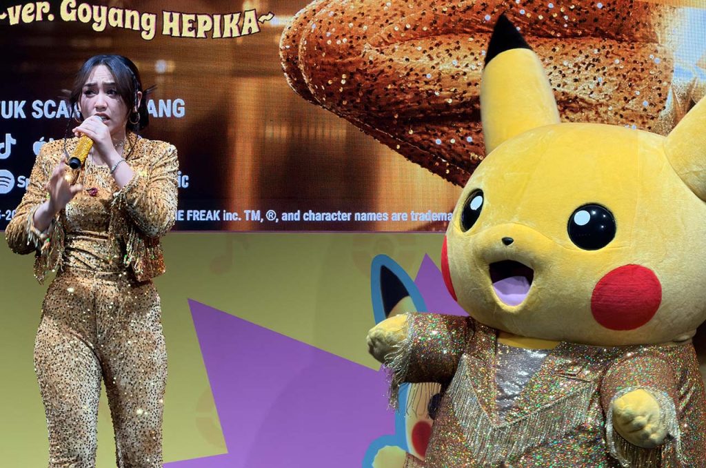 Happy Asmara dan Pikachu Bikin Heboh Lewat Goyang HEPIKA