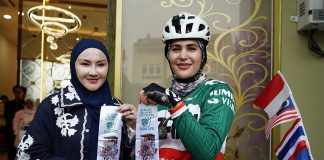 arezoo eskandari bersama ade fitrie kirana