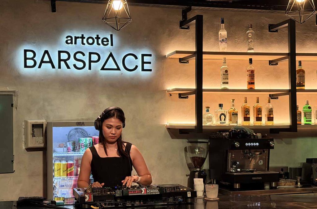 Artotel Barspace