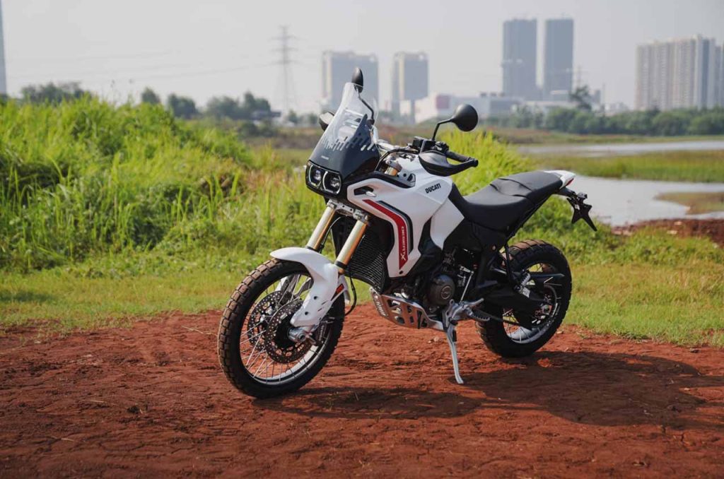ducati desertx v2 03