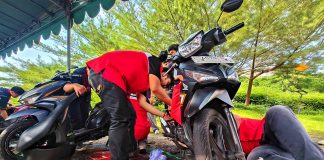 Tekiro kembali berkolaborasi dengan Lembaga Bengkel Mahasisiwa Mesin (LBMM) Institut Teknologi Sepuluh November (ITS) Surabaya dalam mengadakan pelatihan otomotif bagi mahasiswa dan servis gratis untuk masyarakat Surabaya dan sekitarnya