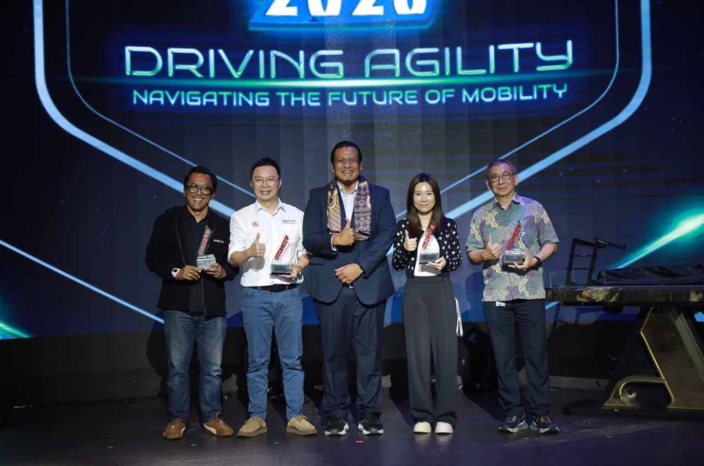 mg mg4 ev raih gelar best small ev di otomotif award 2026
