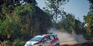 SIMPATI Woman Rally Team (SWRT) saat menjalani sesi shakedown pada hari Jum'at (5/6) di Sirkuit POJ City, Semarang
