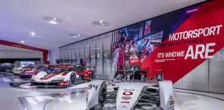 Porsche Museum menghadirkan pameran spesial "Raceborn – 75 Years of Porsche Motorsport" yang mengangkat perjalanan penting Porsche di dunia balap. Pameran ini berlangsung hingga 17 Januari 2027.