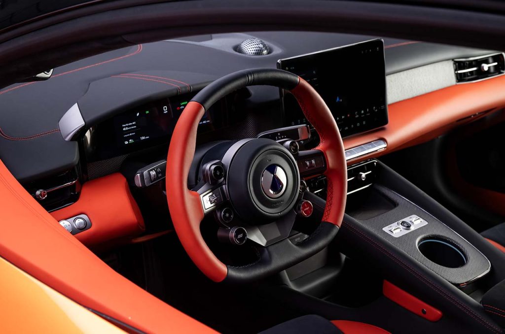 denza z coupe interior