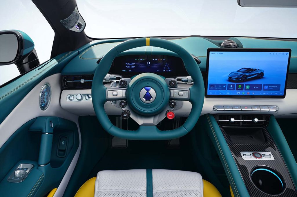 denza z spider interior