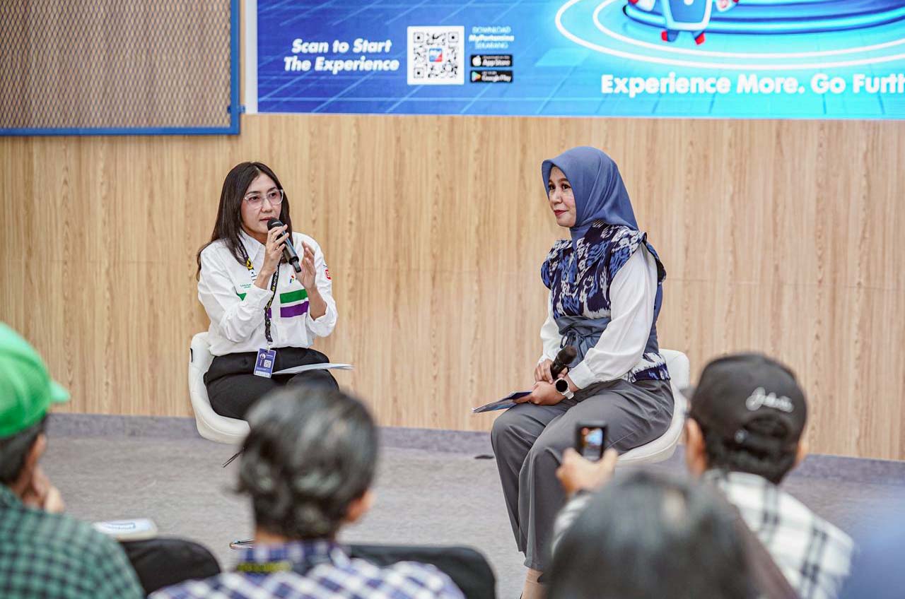 Pertamina Patra Niaga melalui booth MyPertamina memperkenalkan ekosistem energi terintegrasi untuk mendukung beragam kebutuhan mobilitas masyarakat, mulai dari aplikasi MyPertamina, produk bahan bakar terbaik, hingga layanan Bright Store