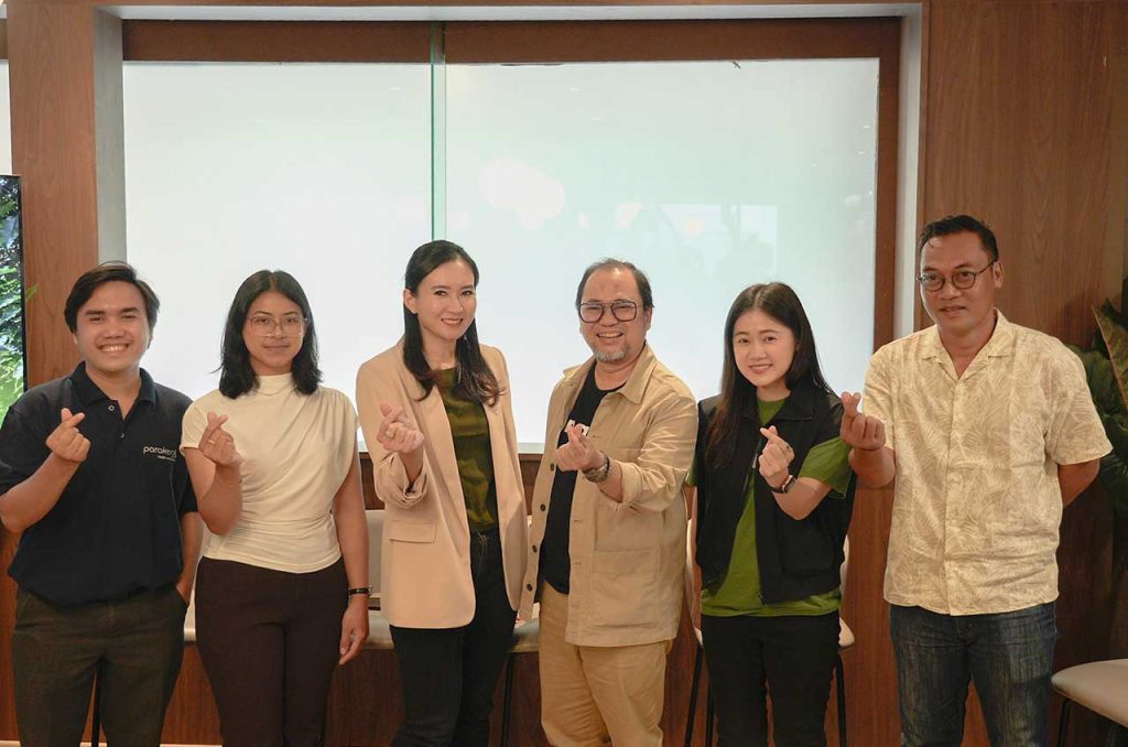 perwakilan manajemen kopi kenangan bersama para partner esg