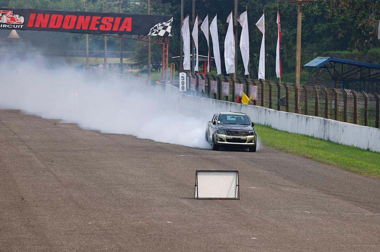 Putaran 3 Kejuaraan Nasional (Kejurnas) Drag Race 2026 yang dikemas dengan nama Sentul Drag Record SIMPATI 5G akan digelar pada 25–26 Juli 2026 di Sirkuit Sentul, Bogor, Jawa Barat.