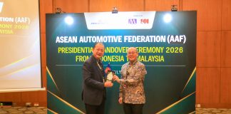 GAIKINDO secara resmi menyerahkan kepemimpinan ASEAN Automotive Federation (AAF) kepada Malaysian Automotive Association (MAA) untuk periode 2026–2028_01