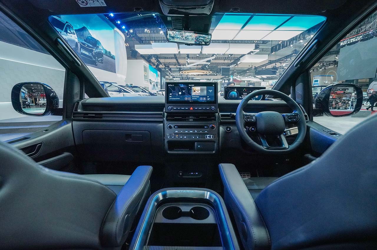 interior the new staria