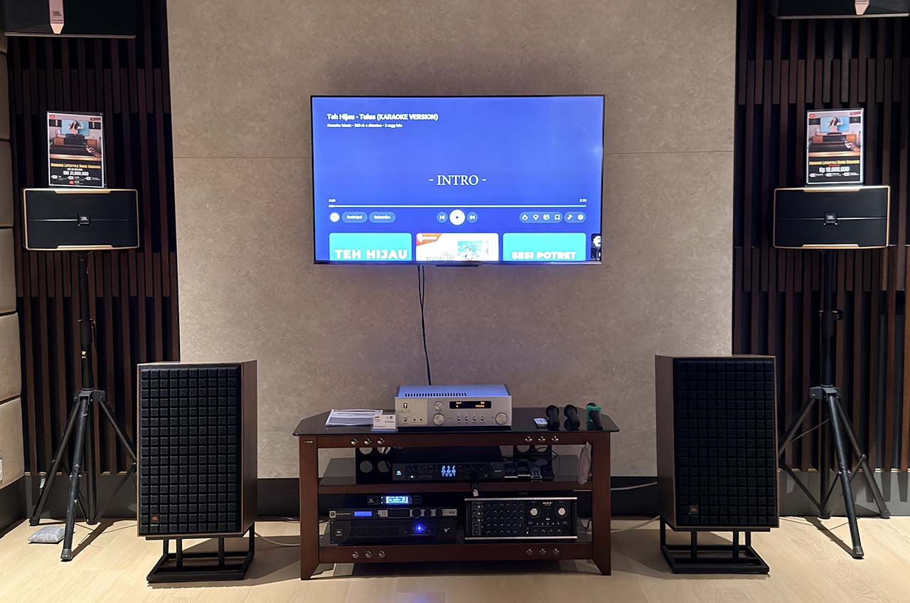 karaoke room