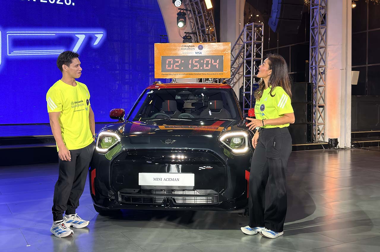 MINI Aceman yang akan bertugas sebagai kendaraan utama atau lead car