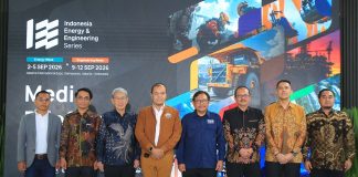 [Ki-Ka] Ahmad Syauki - Sekjen PJCI; Hendra Suryakusuma - Chairman IDPRO; Bambang Tjahjono - Direktur Eksekutif ASPINDO; Moshe Rizal - Komite Investasi ASPERMIGAS; Dudung Maulana - Sekjen AP3I; Teddy Setiabudi - Chairman PERPAMSI; Andrian Ca