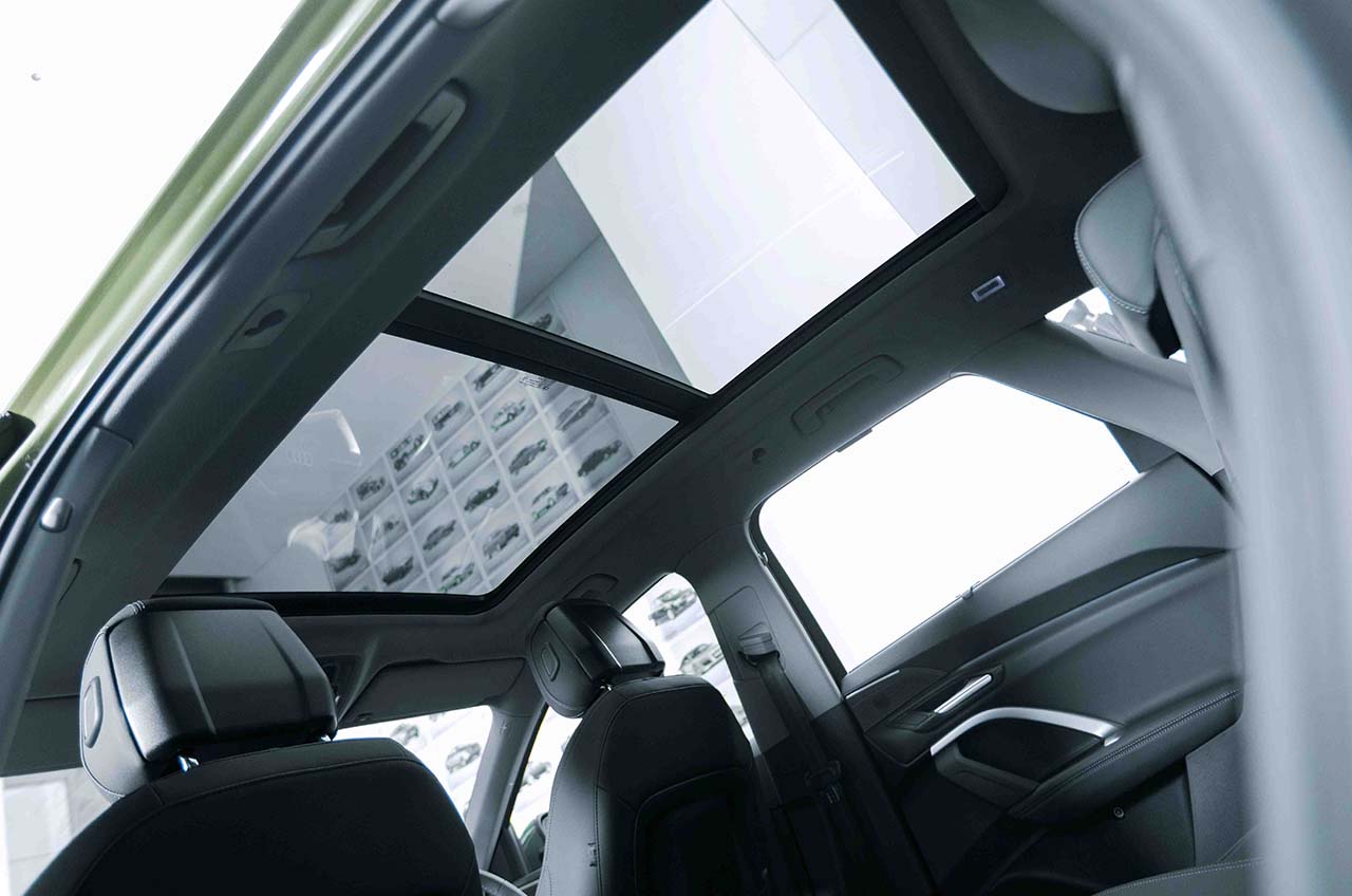 the new audi q5 suv panoramic sunroof