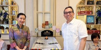 Liana Setiawan (Commercial Director PT Sinergi Prosperia Global selaku distributor Harney & Sons Indonesia) Bersama Chef Chef Louis Tanuhadi