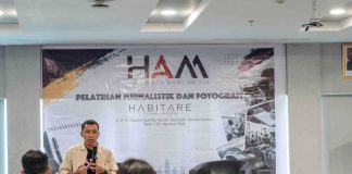 Sambutan dari Ketua HAM Fatkhurrohim pada Pelatihan Jurnalistik dan Fotografi