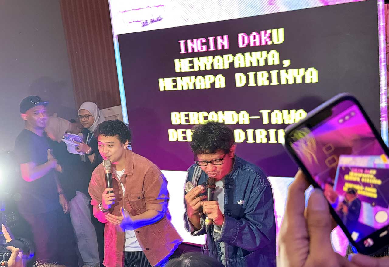 stardust party starbucks penampilan oom leo bersama bastian steel 03