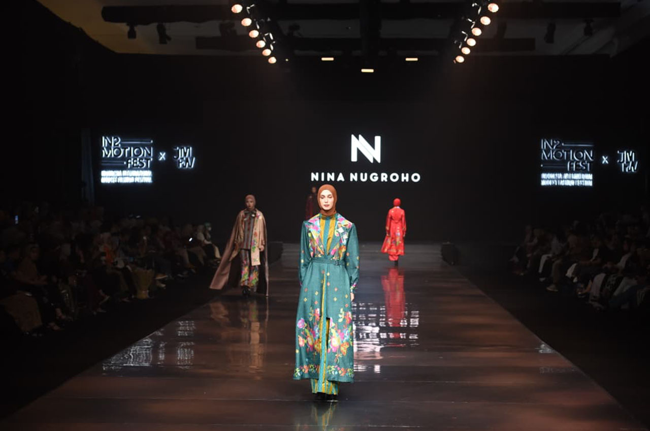 Nina Nugroho menghadirkan koleksi TANA DOANG di IN2MOTIONFEST x JMFW 2026